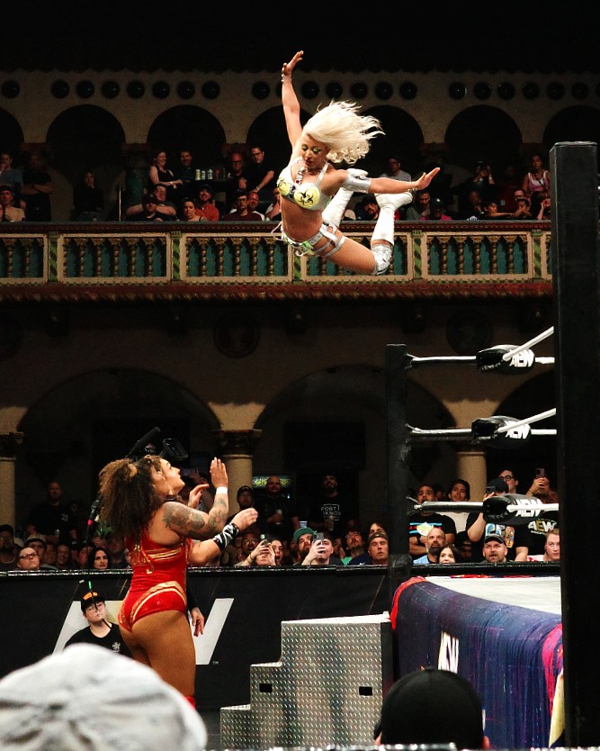 fight4ever's tweet image. Going through my photos from last night. No doubt my shot of the night. #AEW #AEWDynamite