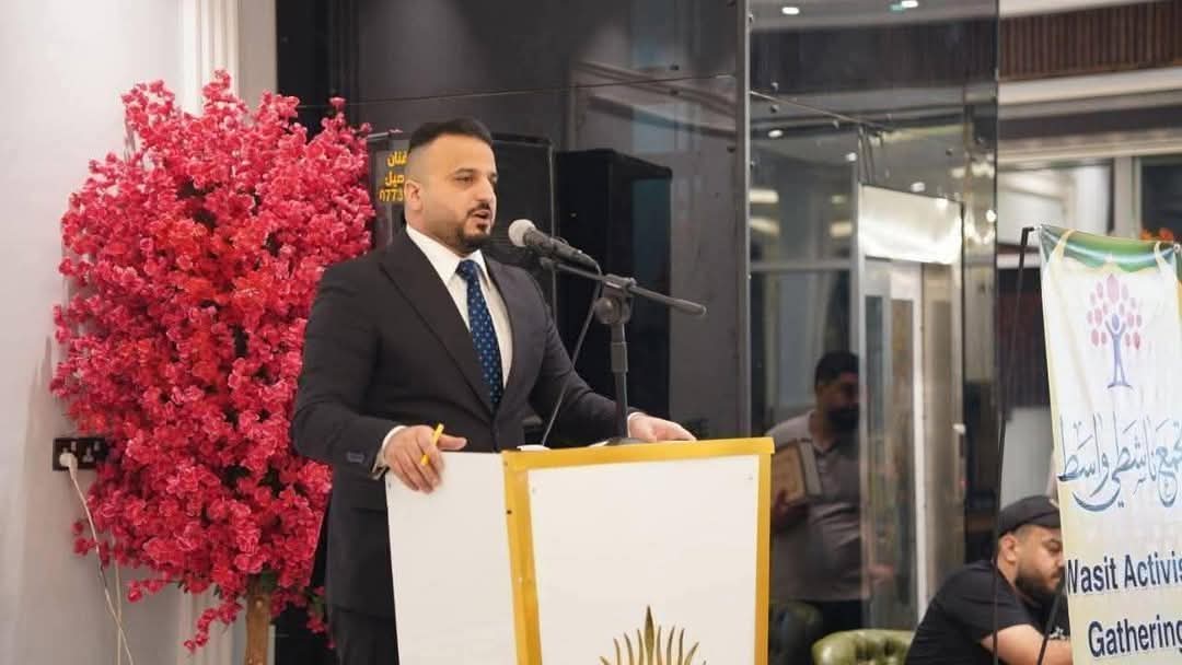 سيخرج ويبرر ويتلون ويكدْب
لكنه لن يستطيع بالنهاية ان يبرأ نفسه من عـ١ر مافعل!! 
النواب السًْيـ~ـعة الذين عجزوا عن رفع الحصانة من هذا التـ١١١فه الفاsـد، ماذا ينتظرون الآن بعد ان تسبب بمحٍرْرة يندى لها الجبين  الف مرة
ولا يستطيع هو ولا من يقف خلفه ان يبرأ نفسه من شراكة المبنى