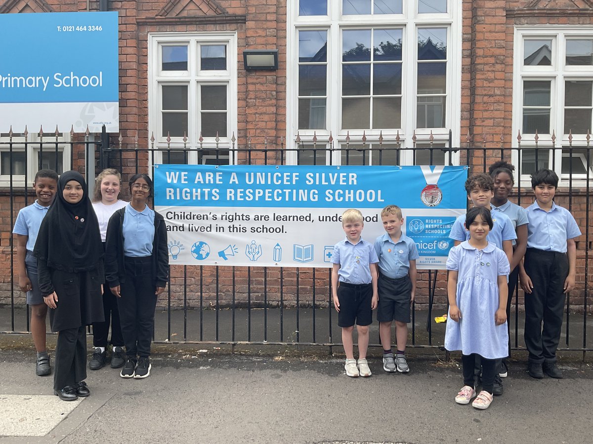 A huge well done to all of the children at Osborne Primary School for achieving the Silver Rights Respecting School award! #rightsrespectingschool #unicef