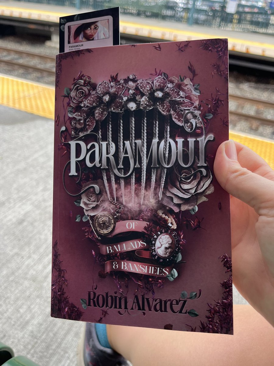 dianebillas's tweet image. Reading this gem on my commute to work today!