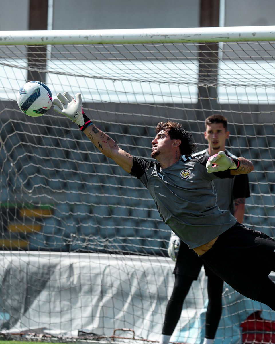 MaritimoMadeira's tweet image. 🧤 Os nossos guarda-redes em ação! 

#CSMaritimo #PreEpocaCSM
