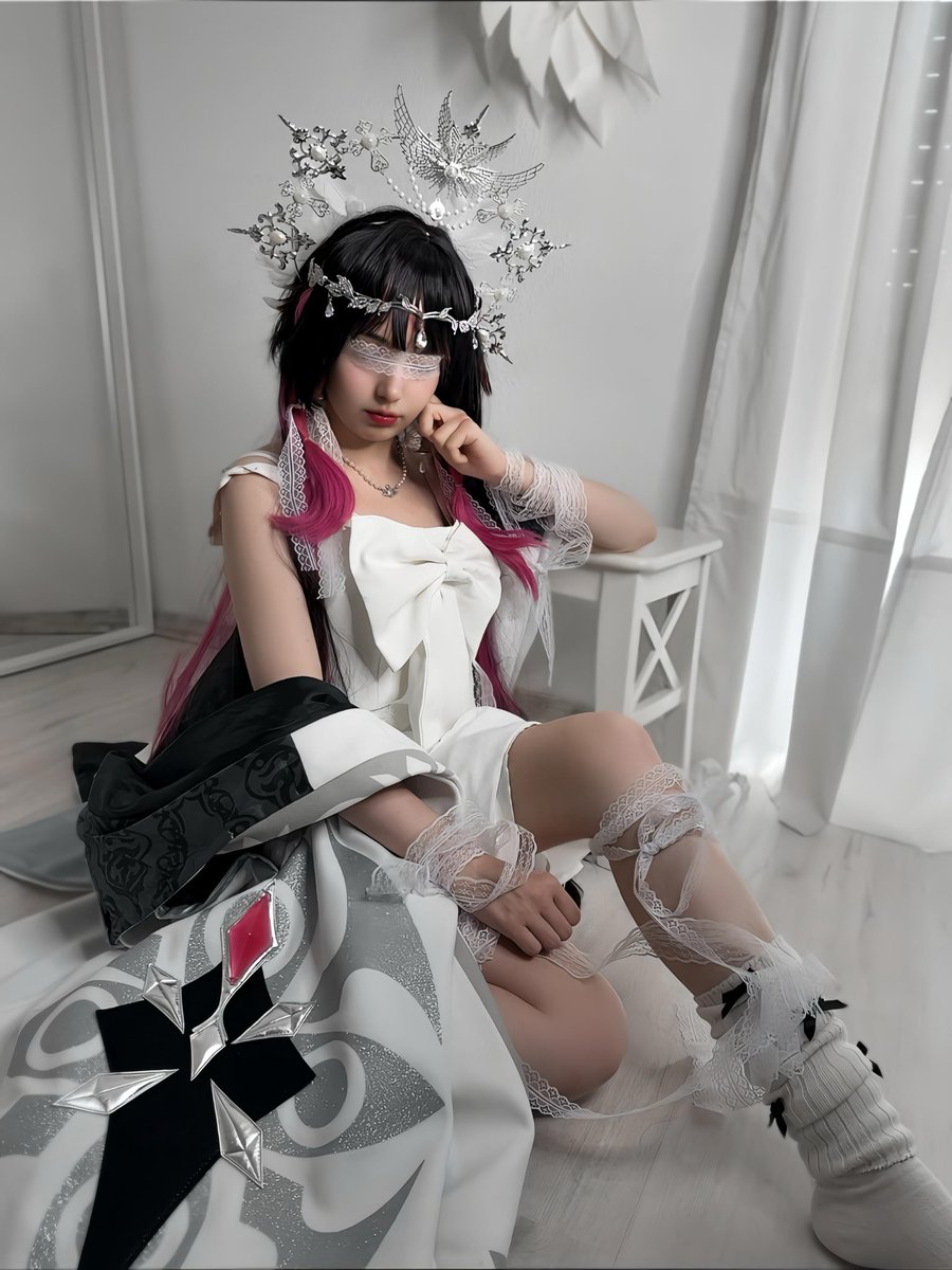 "We are to retrieve the Damselette from Nod Krai, whatever it takes." . ݁₊ ⊹ . ݁˖ . ݁ . ݁₊ ⊹ . ݁˖ . ݁

#genshinimpact #columbina #damselette 

<a href="/GenshinImpact/">Genshin Impact</a>