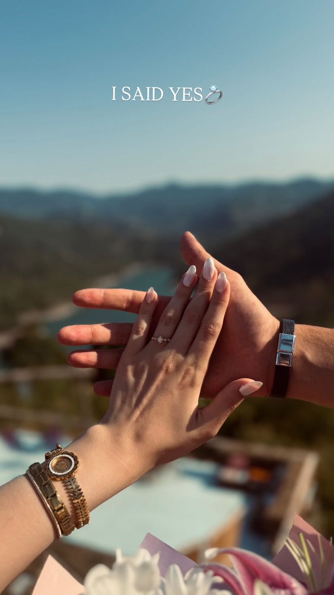 ayca_oglu's tweet image. 16.07 🤍✨