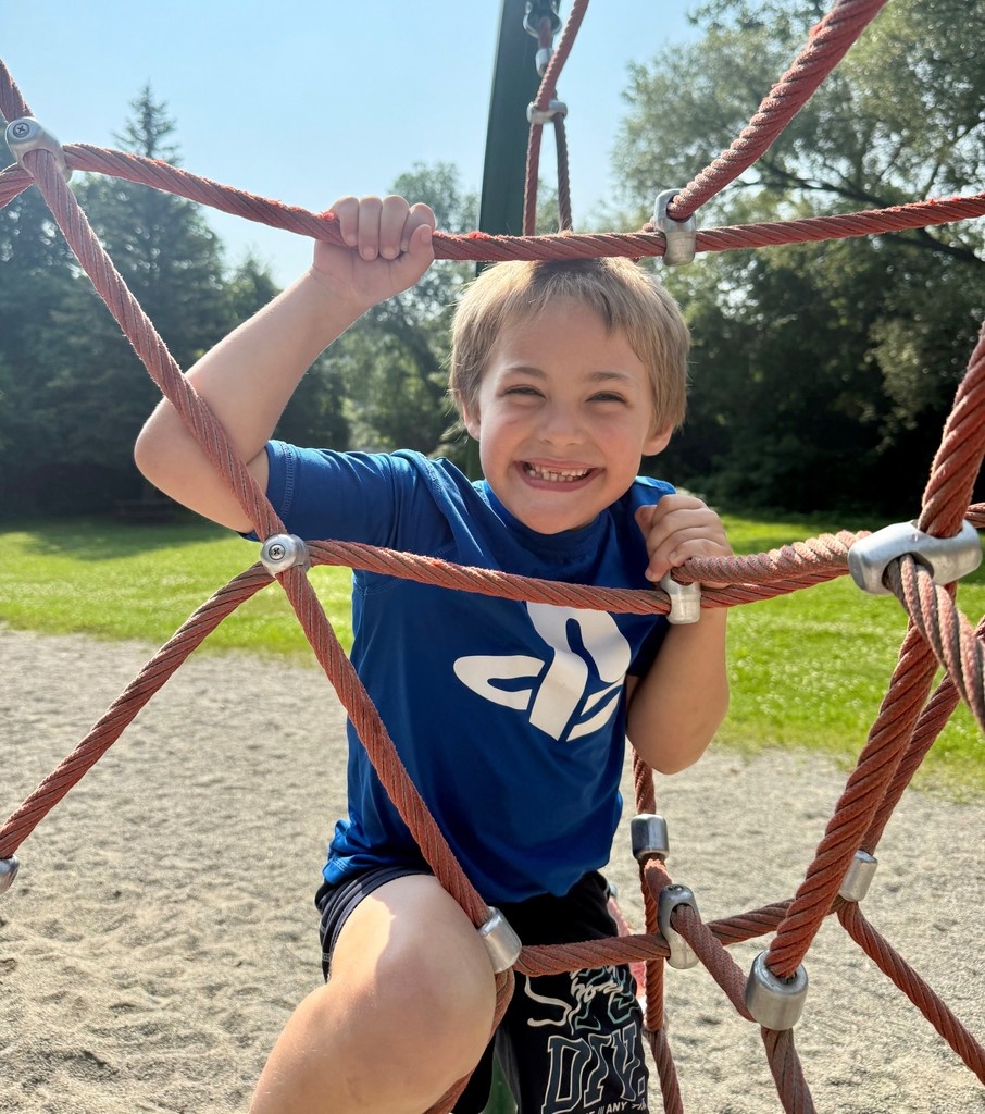 Recently, Mrs. Pilon and Mrs. Ilg’s Grade 1 class brought their learning to life with a visit to one of Greater Sudbury’s fantastic playgrounds! 🛝🌳 
Rain or shine, our students are embracing every opportunity that Summer Camp has to offer.