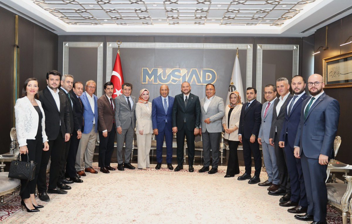 BurhanOzdemirTR's tweet photo. Türkiye İhracatçılar Meclisi (@turkihracat) Başkanı Sayın Mustafa Gültepe ile Genel Merkezimizde bir araya geldik.

Ziyaret kapsamında, MÜSİAD olarak ihracatın artırılmasına yönelik sahadaki gözlemlerimizi, reel sektörün beklentilerini ve ihracatçılarımızın finansmana erişim konusundaki ihtiyaçlarını detaylı şekilde istişare ettik.

Başkanımıza nazik ziyaretleri ve iyi dilek temennileri için teşekkür ediyoruz.