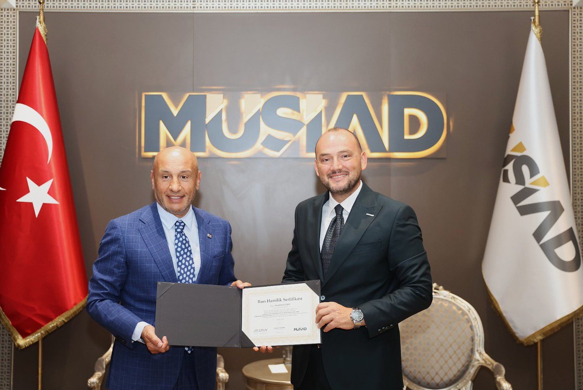 BurhanOzdemirTR's tweet photo. Türkiye İhracatçılar Meclisi (@turkihracat) Başkanı Sayın Mustafa Gültepe ile Genel Merkezimizde bir araya geldik.

Ziyaret kapsamında, MÜSİAD olarak ihracatın artırılmasına yönelik sahadaki gözlemlerimizi, reel sektörün beklentilerini ve ihracatçılarımızın finansmana erişim konusundaki ihtiyaçlarını detaylı şekilde istişare ettik.

Başkanımıza nazik ziyaretleri ve iyi dilek temennileri için teşekkür ediyoruz.
