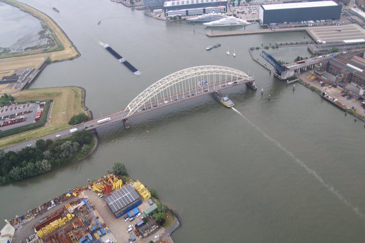 🚧 Er is een storing aan de Brug over de Noord (N915). De brug is zojuist weer opengesteld voor wegverkeer. Omdat de storing nog niet verholpen is, gaat de brug vanavond om 21.00 u weer dicht voor reparatie. We streven ernaar de werkzaamheden voor morgen 05.00 u af te ronden.