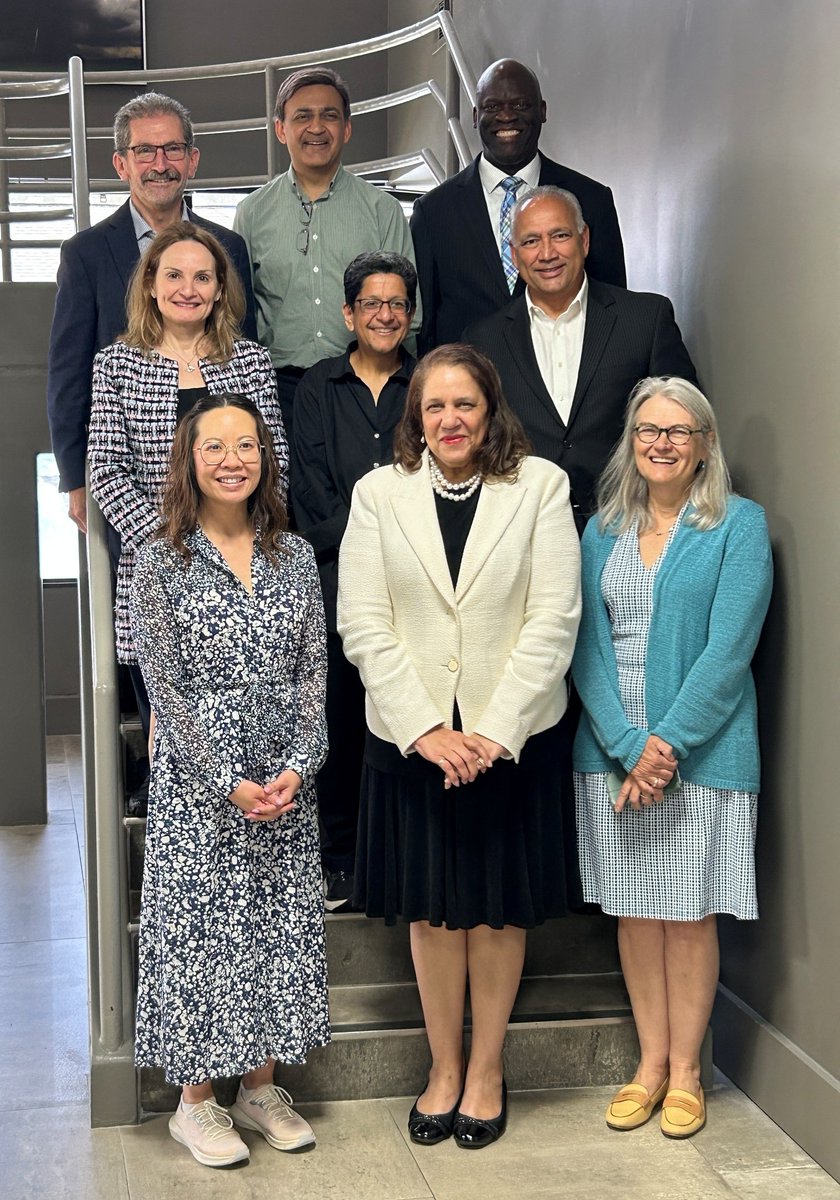 TheUSMLE's tweet image. The USMLE® Composite Committee met last month at #USMLE co-sponsor @TheFSMB’s offices. This committee sets program policies and provides oversight of the USMLE through approval of examination objectives and blueprints, score reporting and exam security policies, and more.