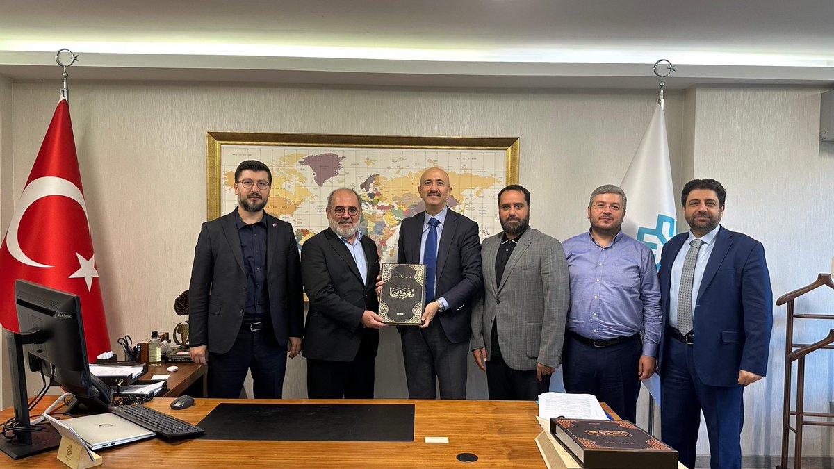 Uluslararası Dini Yayıncılar Derneği olarak, Türkiye Maarif Vakfı Yönetim Kurulu Üyesi Sayın Dr. Mehmet Cangir Bey’e bir nezaket ziyaretinde bulunduk.

Ziyaret kapsamında, uluslararası alanda yürütülen eğitim ve yayıncılık faaliyetleri üzerine verimli bir istişare