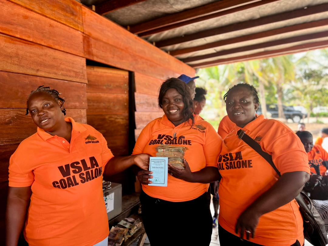 We’re proud of the women of Wan Pole community, Lumley! Their VSLA saved Le 206,350 (over €7,000) in just 1 year. 
The money is now fueling business capital, food security &amp; children’s education.
This is what sustainable development looks like. 
#FinancialInclusion 
<a href="/Tinganes/">The Government of the Faroe Islands 🇫🇴</a>