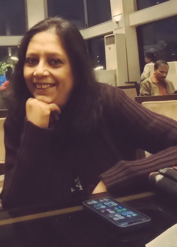 আমাদের দুই ভাই বোনের জুলাই মাসে জন্মদিন, আজ দিদির। 

আমরা ভাই-বোন কম বন্ধু বেশি, ছোট থেকে।