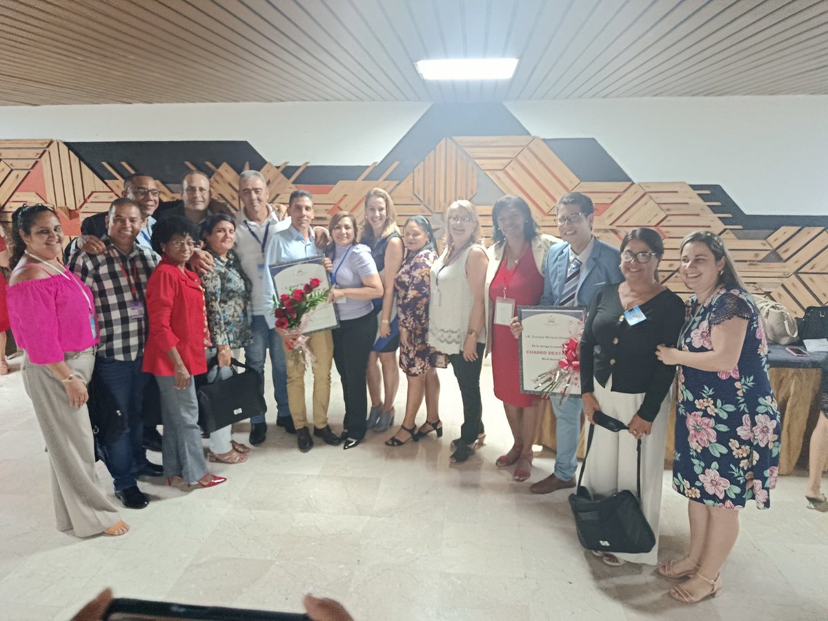 🇨🇺 Hoy, en la segunda jornada del Quinto Período Ordinario de Sesiones de la <a href="/AsambleaCuba/">Asamblea Nacional Cuba</a> del #PoderPopular, 
Trabajando junto con nuestros diputados de Villa Clara, gente humilde de nacida del pueblo, aportando y construyendo el futuro. #CubaLegisla