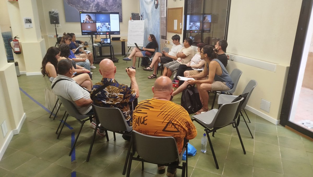 APE_Cat's tweet image. 📕 A les cròniques dels assessoraments fem un breu resum de cada cas que arriba a la nostra assemblea.
🔗 Llegeix aquí la crònica del 11 de juny: pobresaenergetica.es/2025/06/11/ass…
🙋♀️ Ens veiem el 23 de juliol al c/ Obradors 8 (de 17 h a 19 h) per un nou assessorament.
#AssessoramentAPE