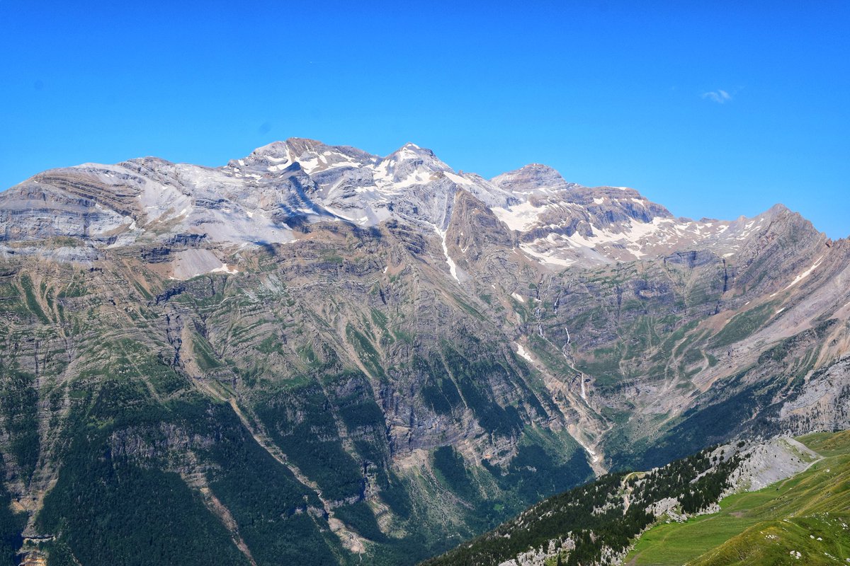 (Al) Pinetako bailara, pirinio alpinoenak