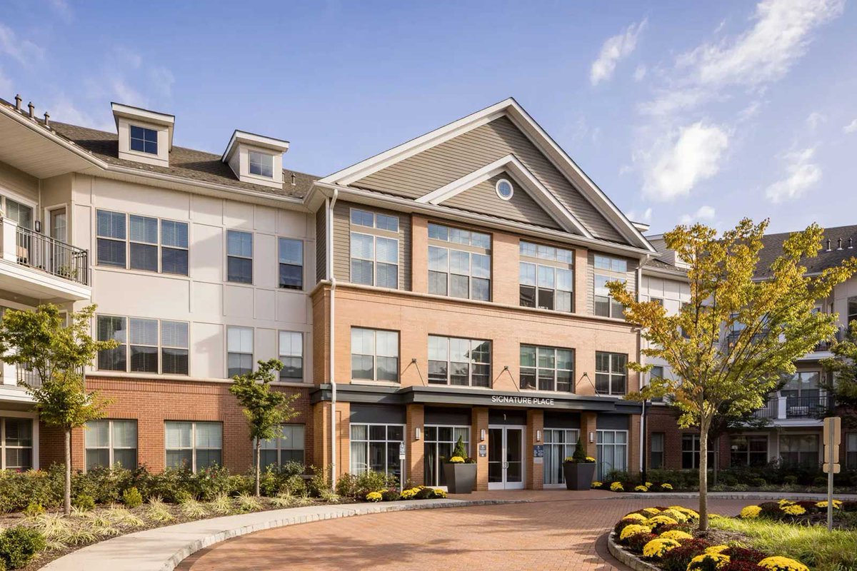 JerseyDigs's tweet image. Luxury Morris Plains Apartment Community Trades for $85 Million - CBRE handled the $85 million sale of Signature Place, a luxury multifamily community near downtown Morristown: buff.ly/4dErIbY
#NewJersey #RealEstate