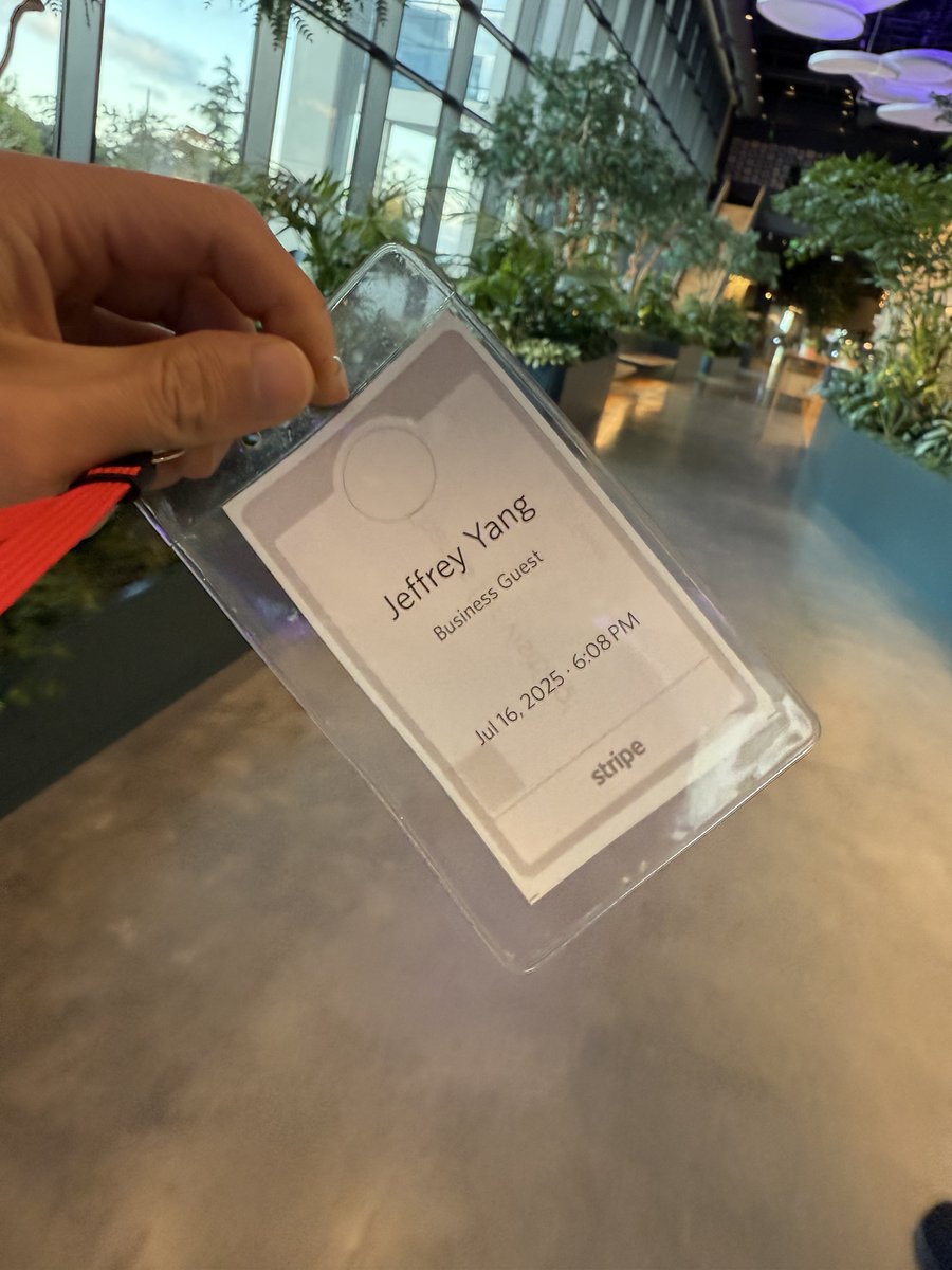 Jeffthedogyo's tweet image. Stripe knows fintech.
We know yield.
Great session with Emma from @stripe’s Growth team (Venture-Backed Startups) at HQ.
Excited to explore how we can bridge institutional yield and consumer access, one step closer to the future of money.