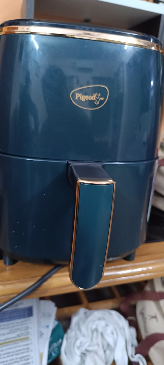 chandrapshah's tweet photo. @Flipkart @flipkartsupport @_Kalyan_K I have ordered Pigeon Healthifry Digital with 360 airfryer from Flipkart and its not getting on. And no return is accepted nor replacement. Apparently I have to talk to service centre. Very disappointed. Need help. Zero support from Flipkart https://t.co/3Lyp3Wa2Ji