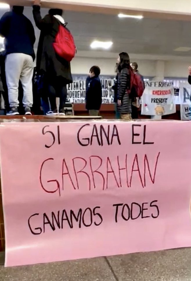 Hoy 16:30 hs #MarchaFederal 
en defensa <a href="/HospGarrahan/">Hospital Garrahan</a> ,
#SaludPublica,
#dignidadsalarial 
de quienes curan y cuidan 
a nuestrxs hijxs y nietxs 

Vamos de Congreso a 
Plaza de Mayo 
(Y en plazas de 🇦🇷)

Súmate! #GarrahanSomosTodxs 
🏥👦🏻👧🏽👶🏼👩🏻‍⚕️👨🏽‍⚕️🙋🏽‍♀️🙋🏻‍♂️💪🏽❤️