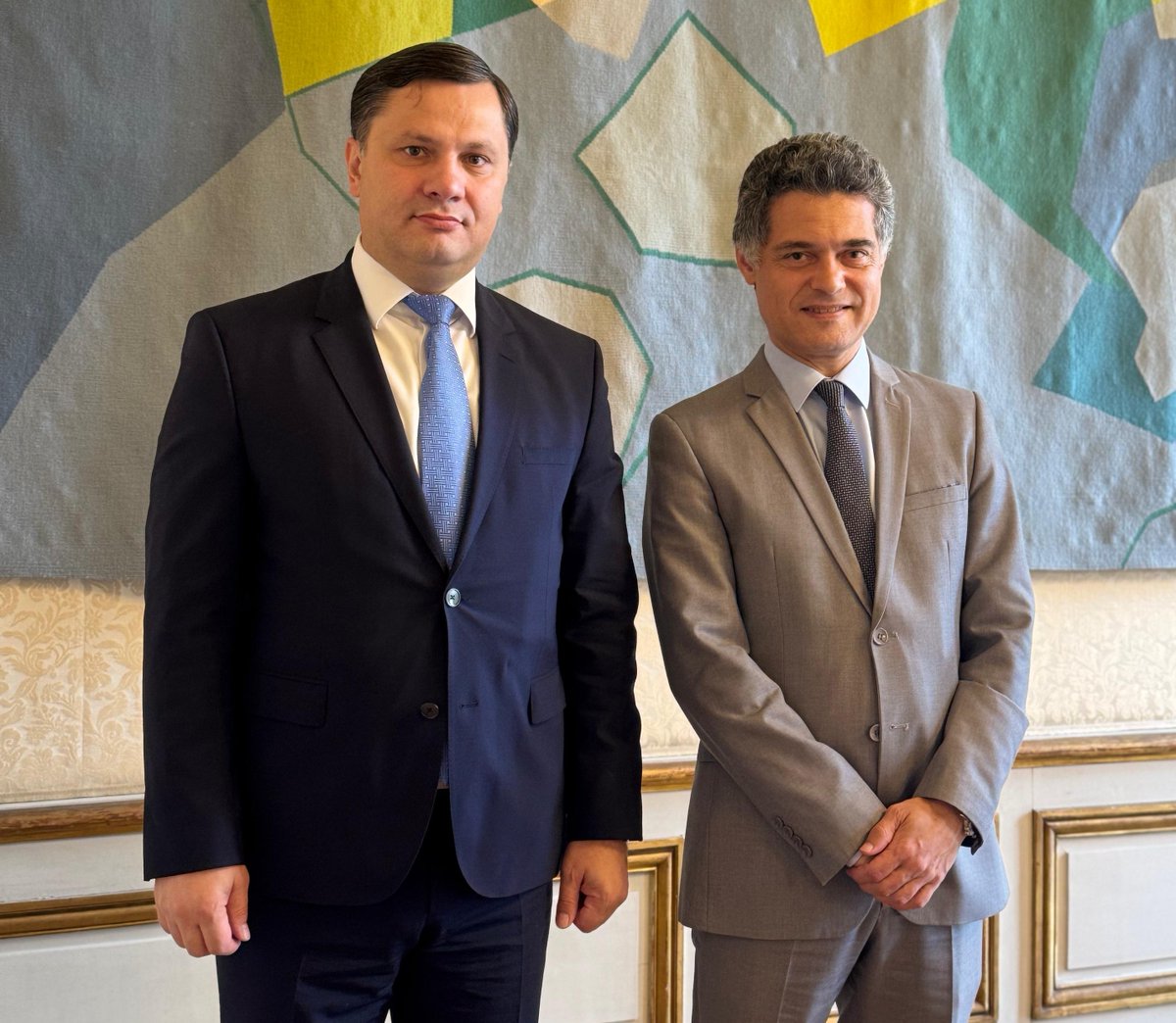 armkhach's tweet image. Ravi d’avoir rencontré M. Pierre-Antoine Molina, délégué interministériel aux JO et Paralympiques de la 🇫🇷, dans le cadre des préparatifs des Xe Jeux de la @OIFrancophonie à Erevan 2027. Unis par la langue française, nous préparons un rendez-vous qui fera rayonner la diversité,…