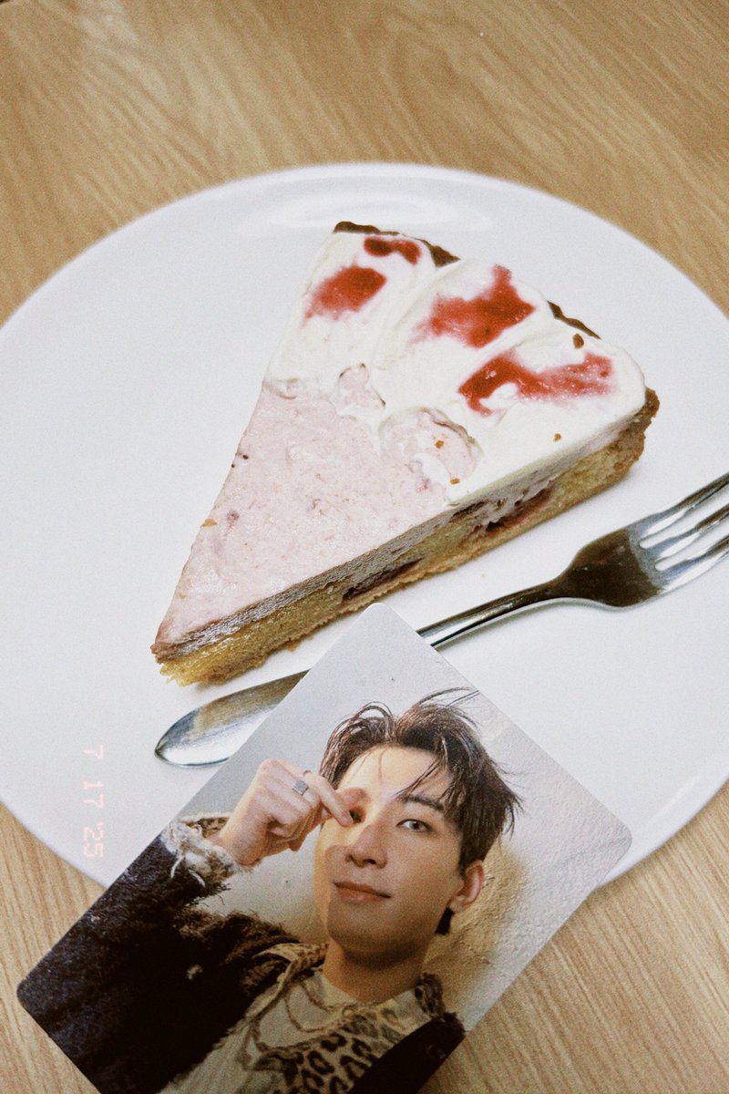 ウォヌさんhappy birthday🥳🥳🥳🥳
健康に過ごして欲しい🙏

#Happy_WONWOO_Day