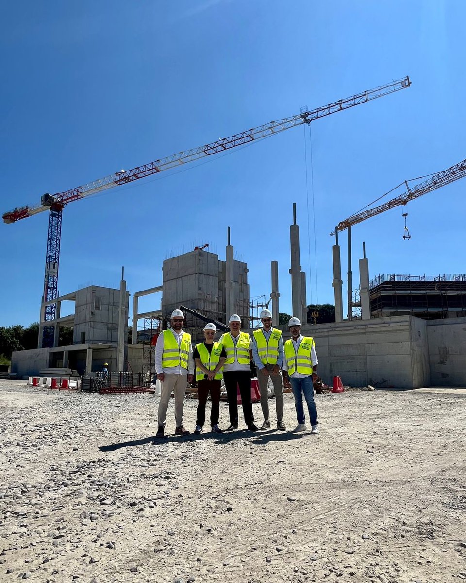 Visita speciale al cantiere della Cantù Arena: Dan Chard, SVP Commercial Partnership di <a href="/ASMGlobalEurope/">ASM Global - Europe</a> , insieme al team di ASM Global Europe - Italia monitorano l’avanzamento dei lavori per la tanto attesa apertura della venue 🌍🏟️
#CantuArena