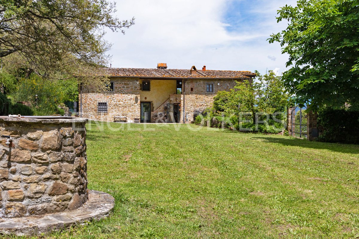 italianhousesforsale tweet media
