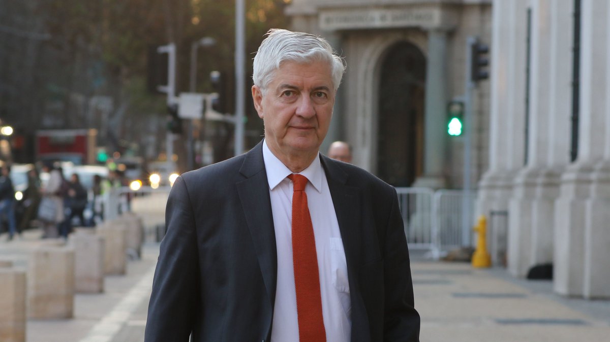 Hoy en La Segunda: ⚡️SONDEO RELÁMPAGO⚡️
¿Debe renunciar el director del SII, Javier Etcheberry, por problemas en sus contribuciones?
Puedes votar sin estar suscrito y darnos tu opinión en el siguiente link: lasegunda.com