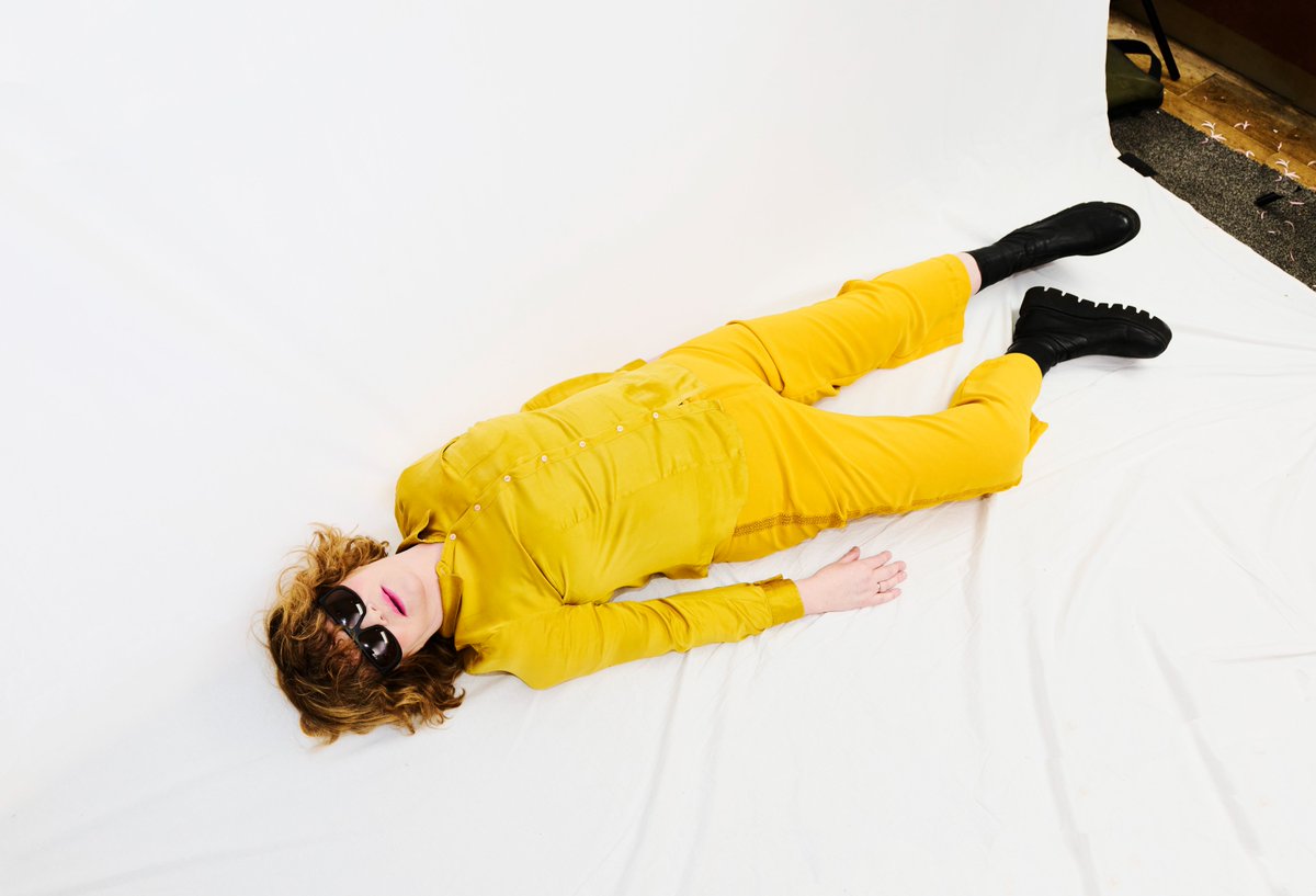 Bassist Gina Birch, a founding member of the legendary British post-punk band the Raincoats, is "Making Trouble  Again" with a new album. On Caropop, the fierce, funny Birch talk explores the intersection of art and the often-troublesome outside world. caropop.com/caropopcast/ep…