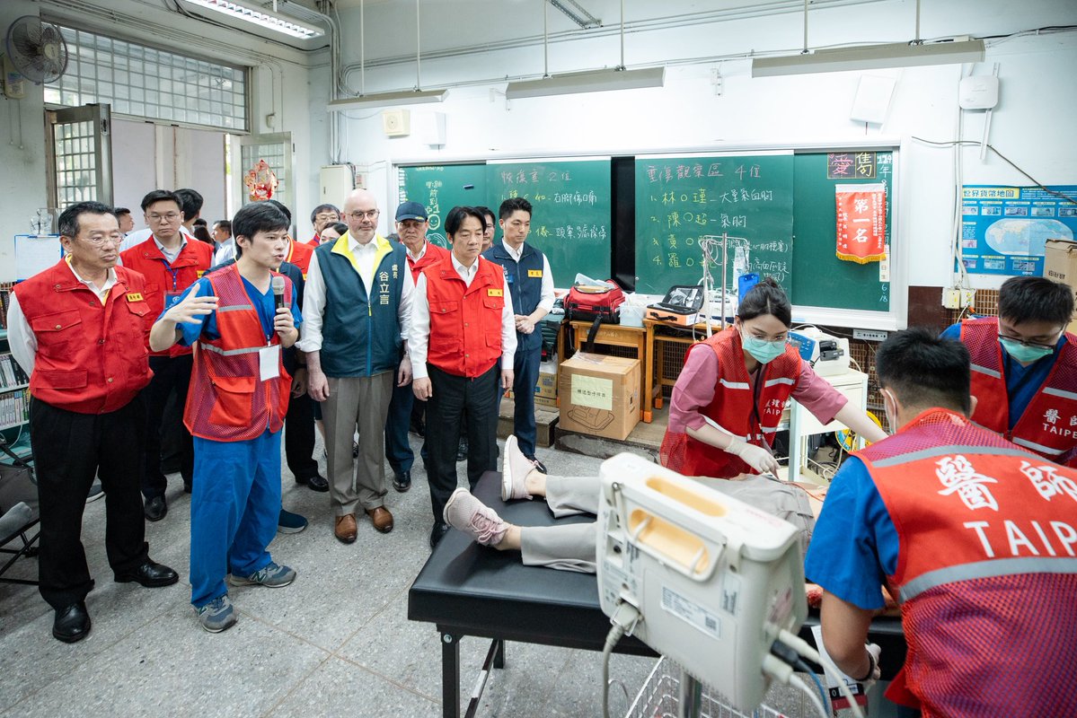 ChingteLai's tweet image. While authoritarian regimes exercise aggression, democracies practice civil preparedness to defend peace. Today's Urban Resilience drills featured unscripted, realistic scenarios & expanded civil participation, because a better prepared #Taiwan is a safer & more resilient Taiwan.