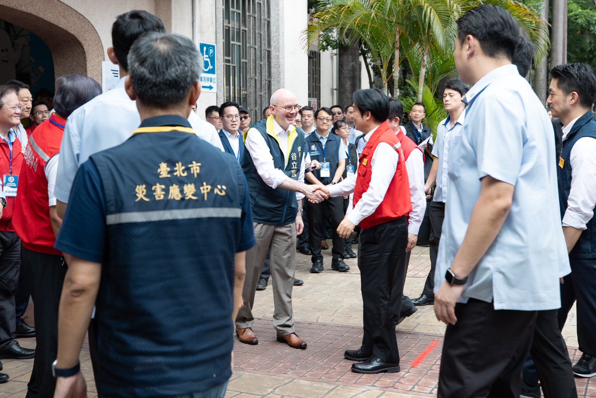 ChingteLai's tweet image. While authoritarian regimes exercise aggression, democracies practice civil preparedness to defend peace. Today's Urban Resilience drills featured unscripted, realistic scenarios & expanded civil participation, because a better prepared #Taiwan is a safer & more resilient Taiwan.