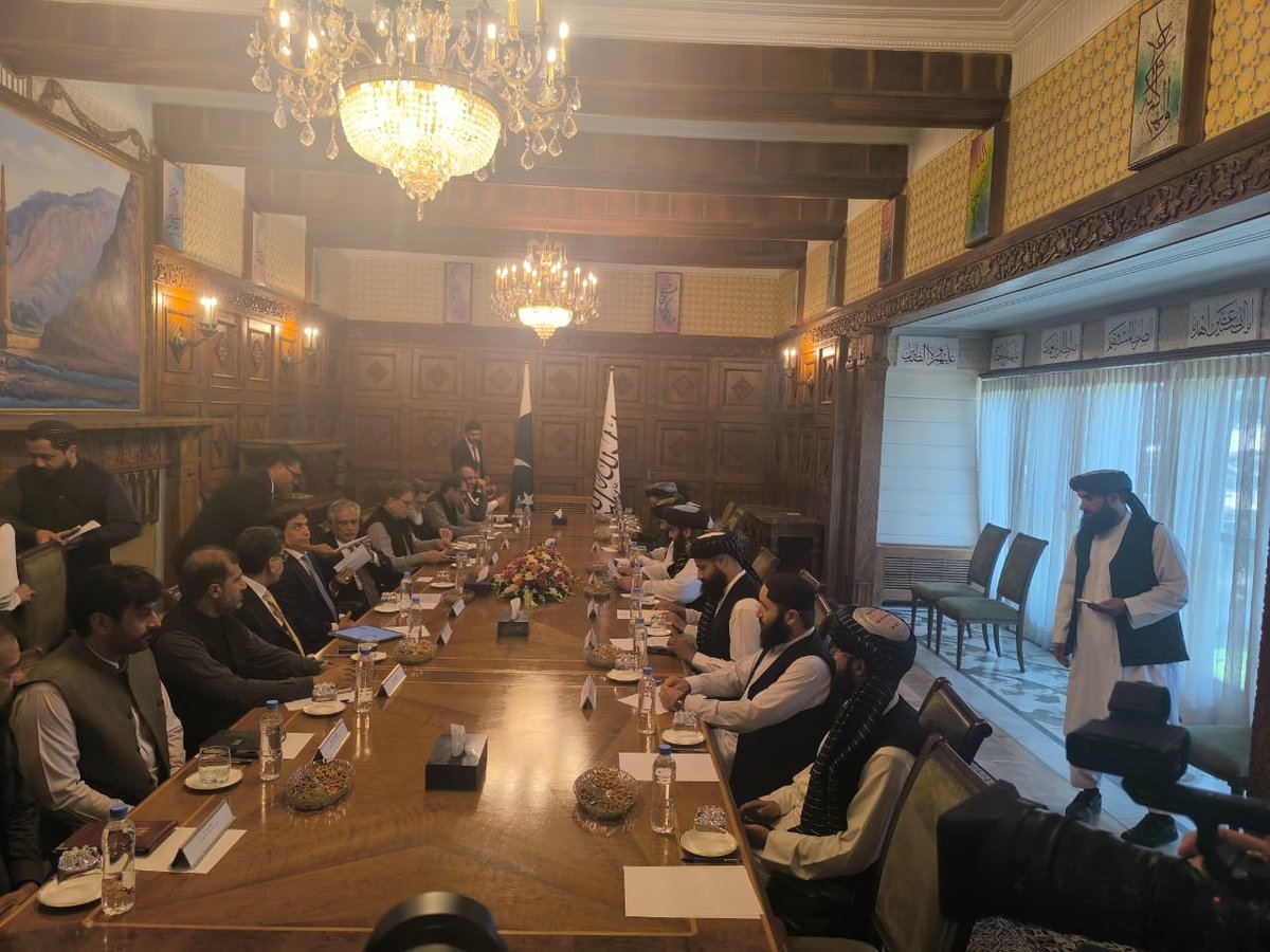 MahazOfficial1's tweet image. Update: Deputy Prime Minister & Foreign Minister, Ishaq Dar met with Afghan Acting Foreign Minister Amir Khan Muttaqi in Kabul, along with senior-level delegations from both sides.