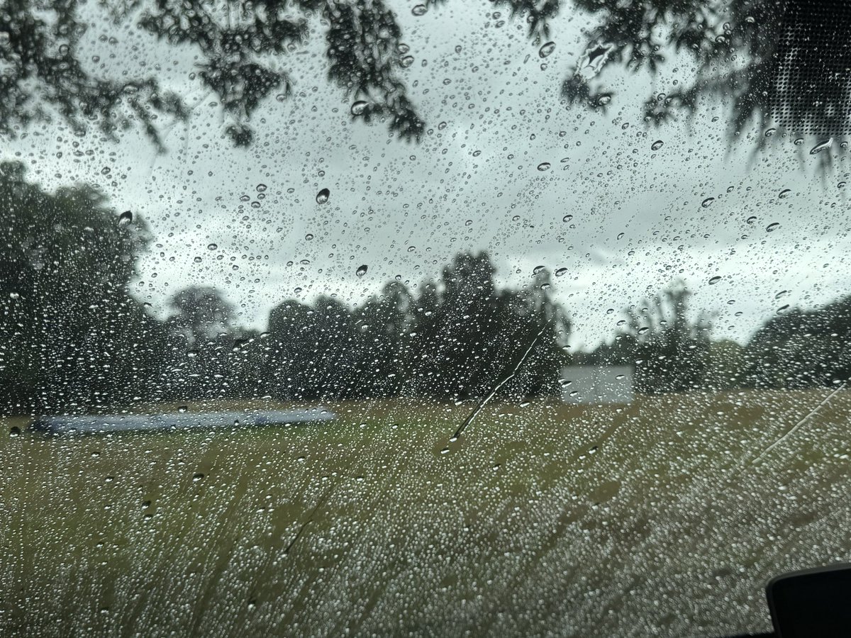 JackiHicks's tweet image. Oh dear 🙁☔️ #rainstoppedplay 🏏
