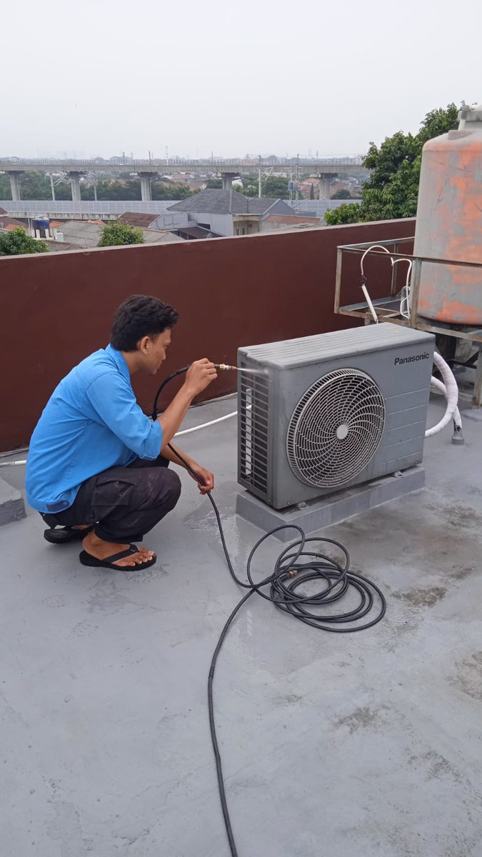 serviceac_RTM's tweet photo. 🔧 CV RAFICA TEKNIK MANDIRI – Spesialis Service &amp; Pasang AC di Bekasi

✅ Cuci AC (unit kotor, banyak lendir)
✅ Tambah freon R32, R410, R22
✅ Perbaikan AC bocor / tidak dingin
✅ Bongkar pasang AC rumah &amp; kantor
✅ Service AC Cassette / Standing / Split https://t.co/BvF8UfCP2b