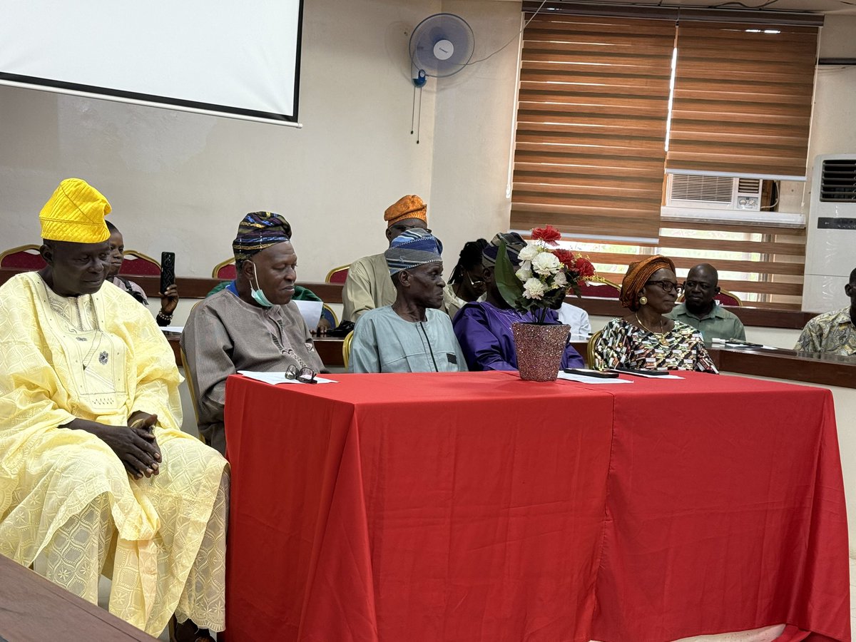 chsoau's tweet image. We are so delighted to recognize and honour these men and women who served meritoriously and retired from the Provost’s Office, College of Health Sciences, OAU today July 17, 2025