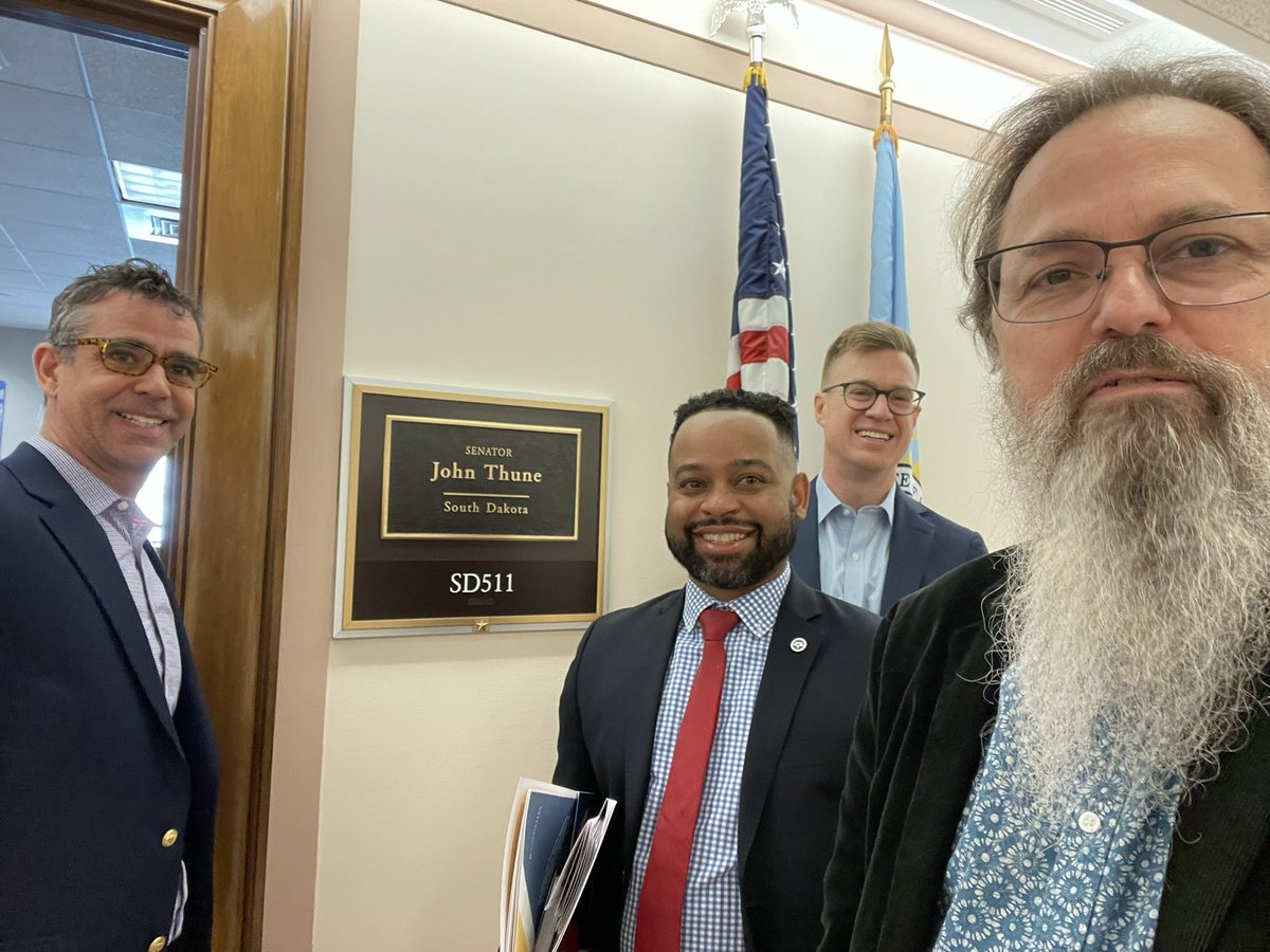 MQMLab's tweet image. Visiting U.S. Senate and House offices, in support of science and science education for AAPT. My sub-group: Prof. Eric Brewe (representing CU*iP conferences), Prof. Thomas Searles (representing NSBP), Dr. Mark Elsesser (Government Affairs, APS), and Ellie Clancy (Lot Sixteen)