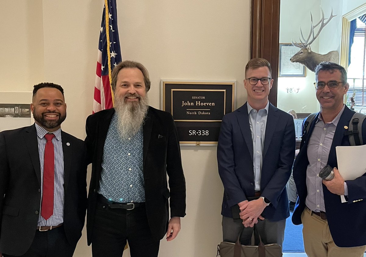 MQMLab's tweet image. Visiting U.S. Senate and House offices, in support of science and science education for AAPT. My sub-group: Prof. Eric Brewe (representing CU*iP conferences), Prof. Thomas Searles (representing NSBP), Dr. Mark Elsesser (Government Affairs, APS), and Ellie Clancy (Lot Sixteen)