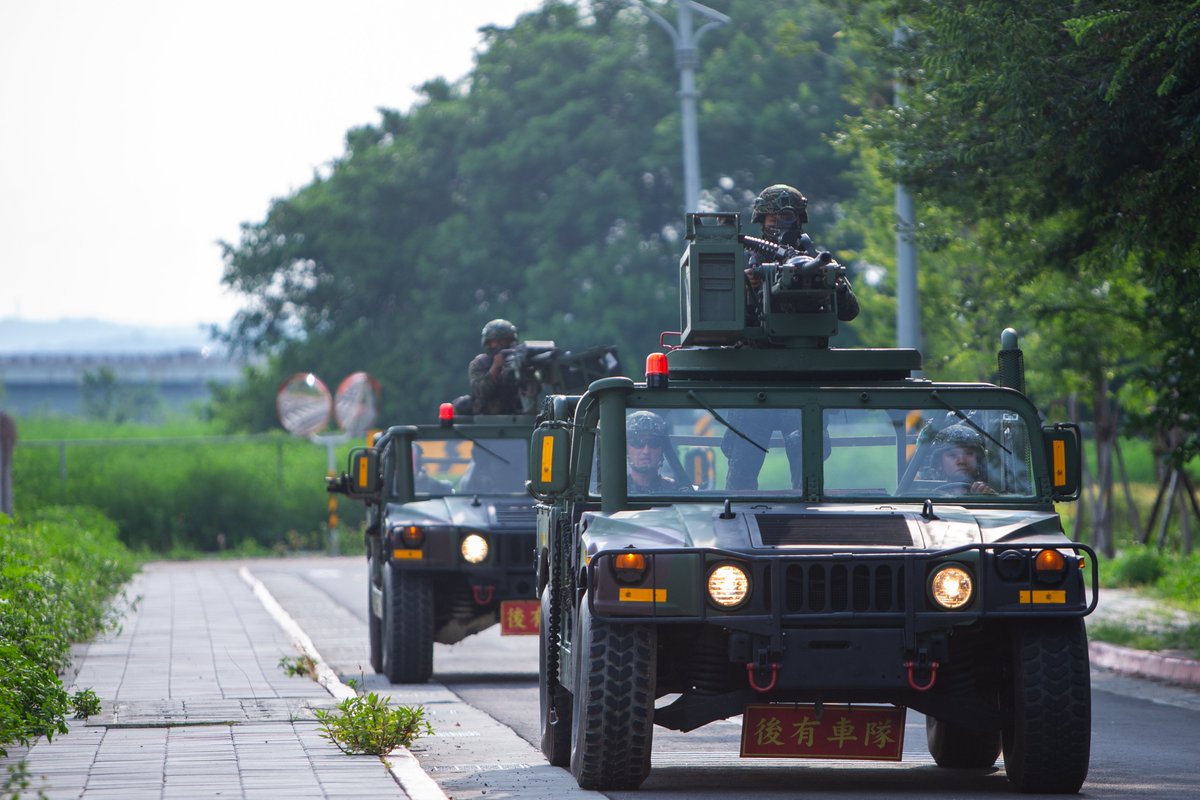 MoNDefense's tweet image. #HK41 #Day9
#ROCArmy Aviation units conducted field hot refueling and rearming to sustain strike capabilities.
#ROCMC maneuvered north to tactical positions and carried out counterattack drills.
#ROCArmedForces
#PeaceThroughStrength