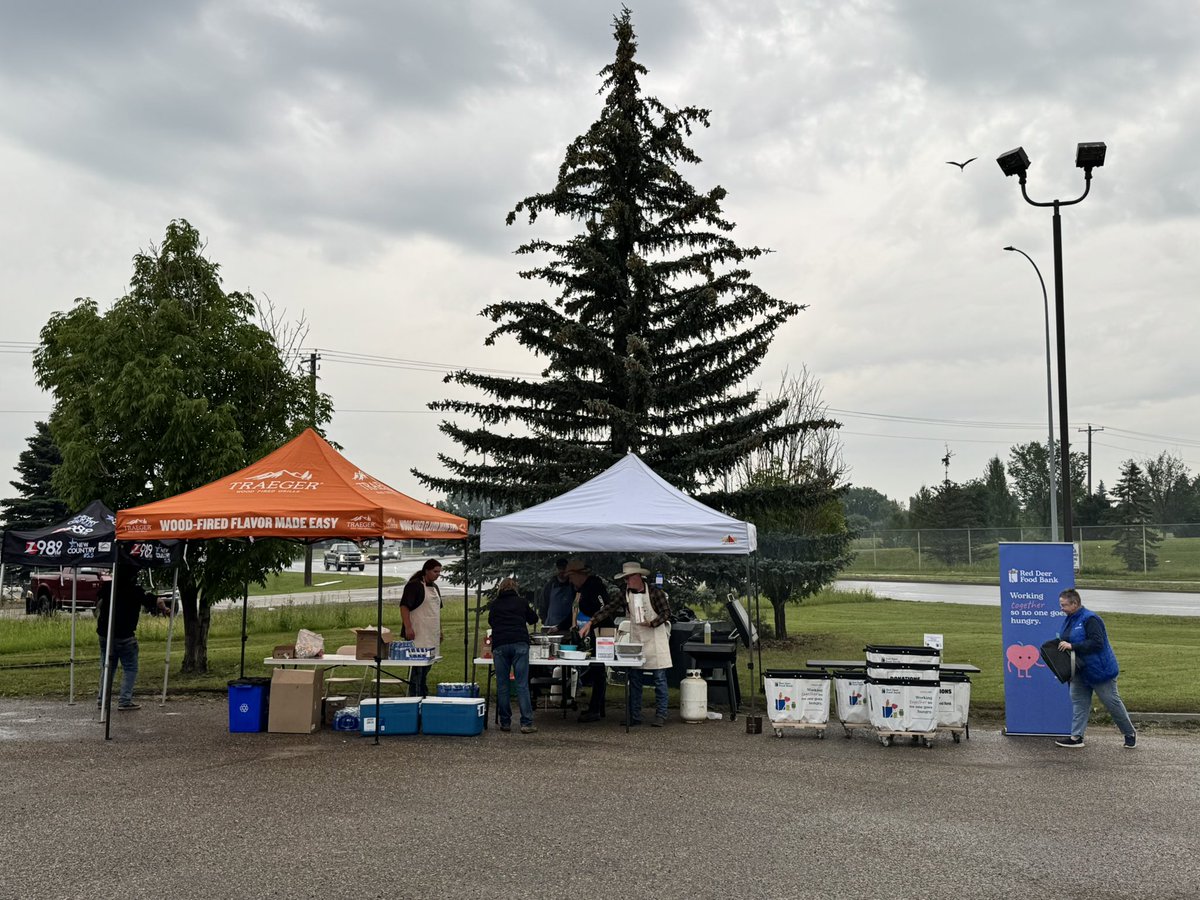 This morning I am at the #TwistedSteel and #Hashbrowns pancake breakfast this morning 8-10 am across from the westerner. 
Don’t forget to bring a donation for the <a href="/ReddeerFoodbank/">Red Deer Food Bank</a>