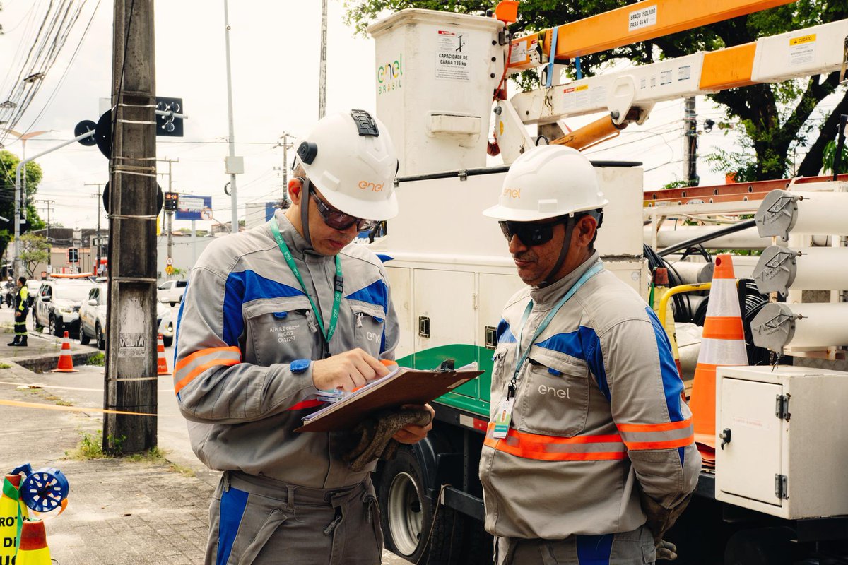 Bom dia! ⚡️🔋

Nossas equipes já estão em campo atendendo e fiscalizando o fornecimento de energia nas nossas áreas de concessão.