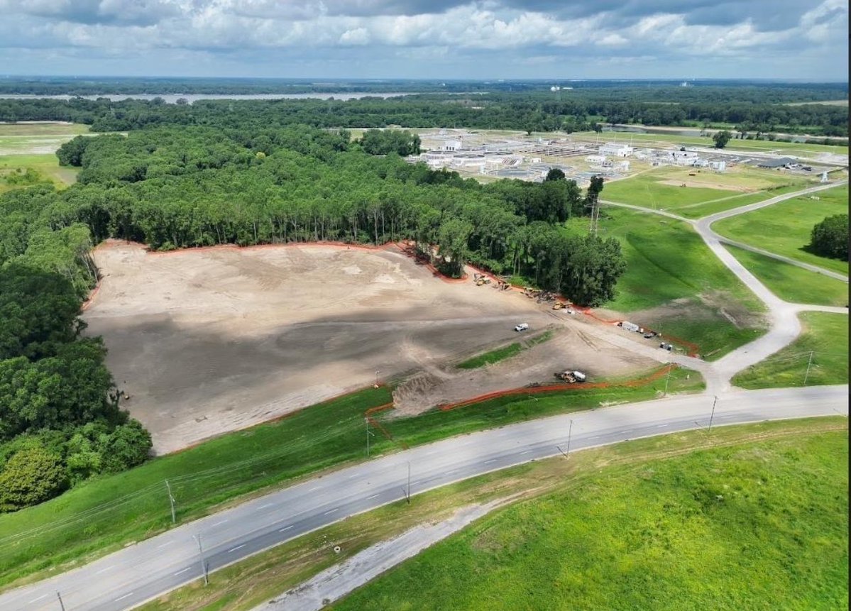 xAIMemphis's tweet image. xAI continues to lead the way with cutting-edge technology. We have commenced construction on the world’s large ceramic membrane bioreactor (MBR) to sustainably supply 13 million gallons per day of cooling water to our Colossus Supercomputer and neighboring industrial plants in…