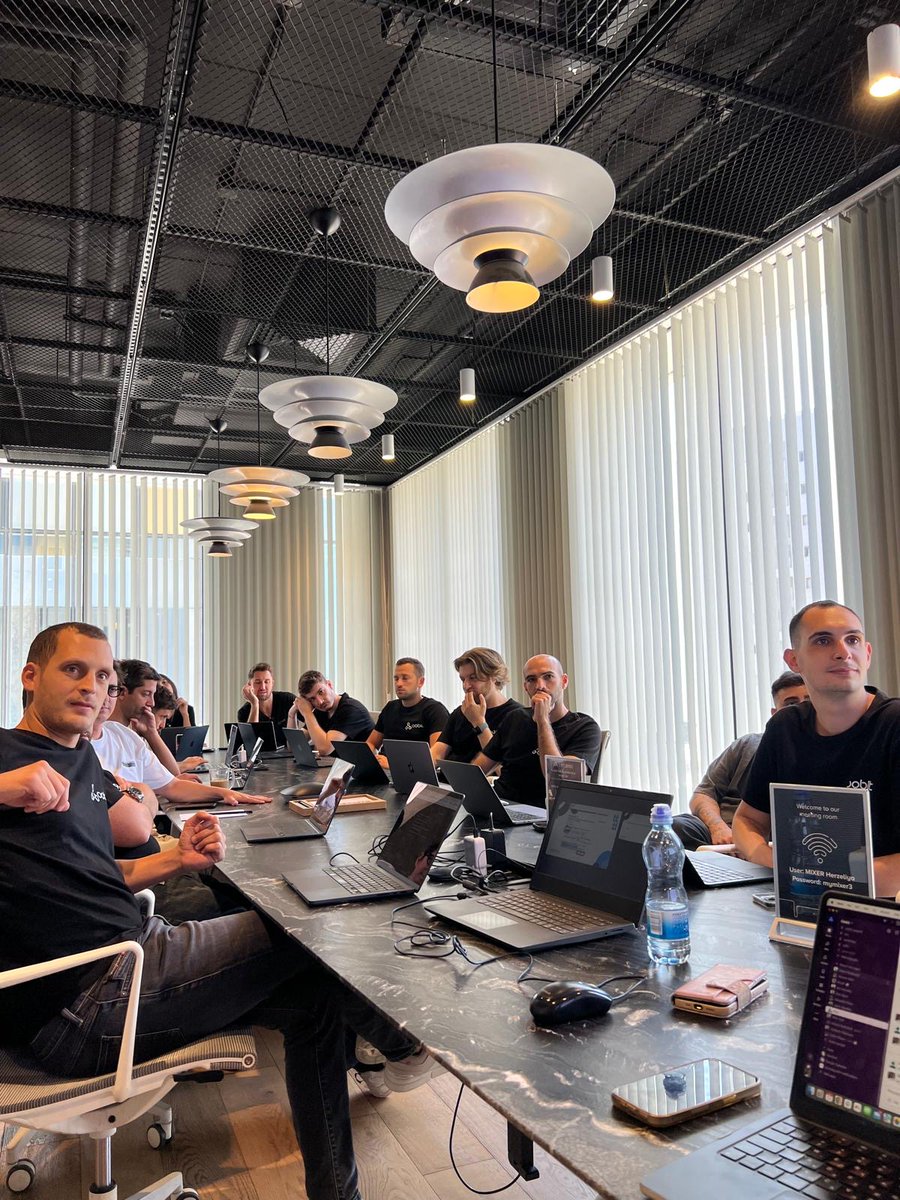 oobit's tweet image. Crypto companies love to talk about brand.
We’re investing in ours from product to people.
Today we hit pause to focus on something just as critical: how we show up.
🧠 We ran a LinkedIn training session to sharpen our team’s presence
📸 Took professional headshots to elevate…