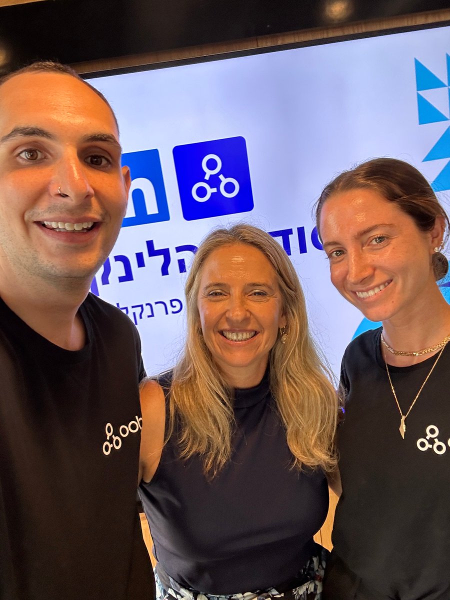 oobit's tweet image. Crypto companies love to talk about brand.
We’re investing in ours from product to people.
Today we hit pause to focus on something just as critical: how we show up.
🧠 We ran a LinkedIn training session to sharpen our team’s presence
📸 Took professional headshots to elevate…