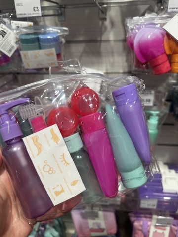 FestivalPlace's tweet image. Jetting off on your holidays soon? 🏖️ Here's some super affordable travel essentials in store at Flying Tiger right now.
Think packing cubes, travel bottles, eye masks, pillows and more!
