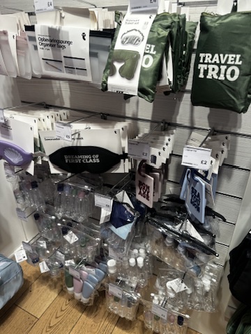 FestivalPlace's tweet image. Jetting off on your holidays soon? 🏖️ Here's some super affordable travel essentials in store at Flying Tiger right now.
Think packing cubes, travel bottles, eye masks, pillows and more!