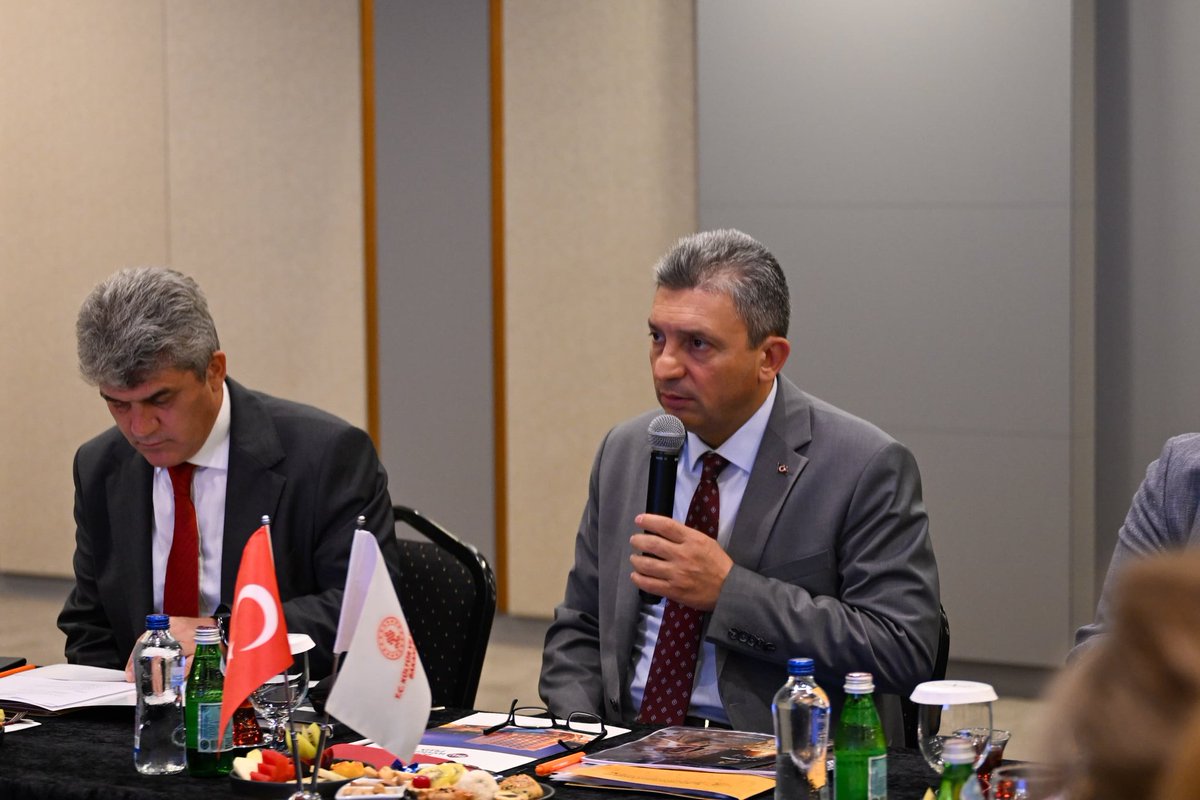 T.C. Antalya Valiliği (@antalyavalilik) on Twitter photo 🔹 İl Tanıtım ve Geliştirme Kurulu Toplantısı, Valimiz <a href="/hulusisahin61/">Hulusi Şahin</a> başkanlığında, turizm sektör temsilcilerinin katılımıyla gerçekleştirildi.
📋 Toplantıda; 2025 yılı Antalya'da planlanan kültürel, sanatsal ve sportif organizasyonlar ile tanıtım, destinasyon geliştirme ve 🔹 İl Tanıtım ve Geliştirme Kurulu Toplantısı, Valimiz <a href="/hulusisahin61/">Hulusi Şahin</a> başkanlığında, turizm sektör temsilcilerinin katılımıyla gerçekleştirildi.
📋 Toplantıda; 2025 yılı Antalya'da planlanan kültürel, sanatsal ve sportif organizasyonlar ile tanıtım, destinasyon geliştirme ve