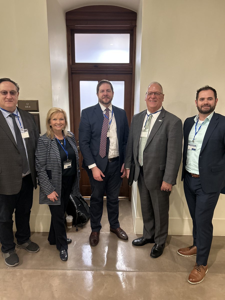clacctx's tweet image. Did You Know?The Clear Lake Area Chamber isn’t just about ribbon cuttings and networking events—we’re also a powerful advocate for local businesses at the city, state, and even federal levels.👉Learn more: clearlakearea.com