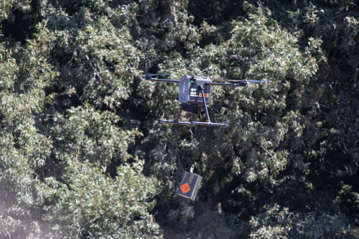 EUDefenceAgency's tweet image. After 5 weeks of testing & collaboration, the first EU-level #OPEX Campaign ended. 6 EU companies & military teams tested unmanned platforms in operational environments.
Led by #EDA through #HEDI, the trials took place at #CEPOLISPE & #UTTAT.
➡️shorturl.at/oQRos