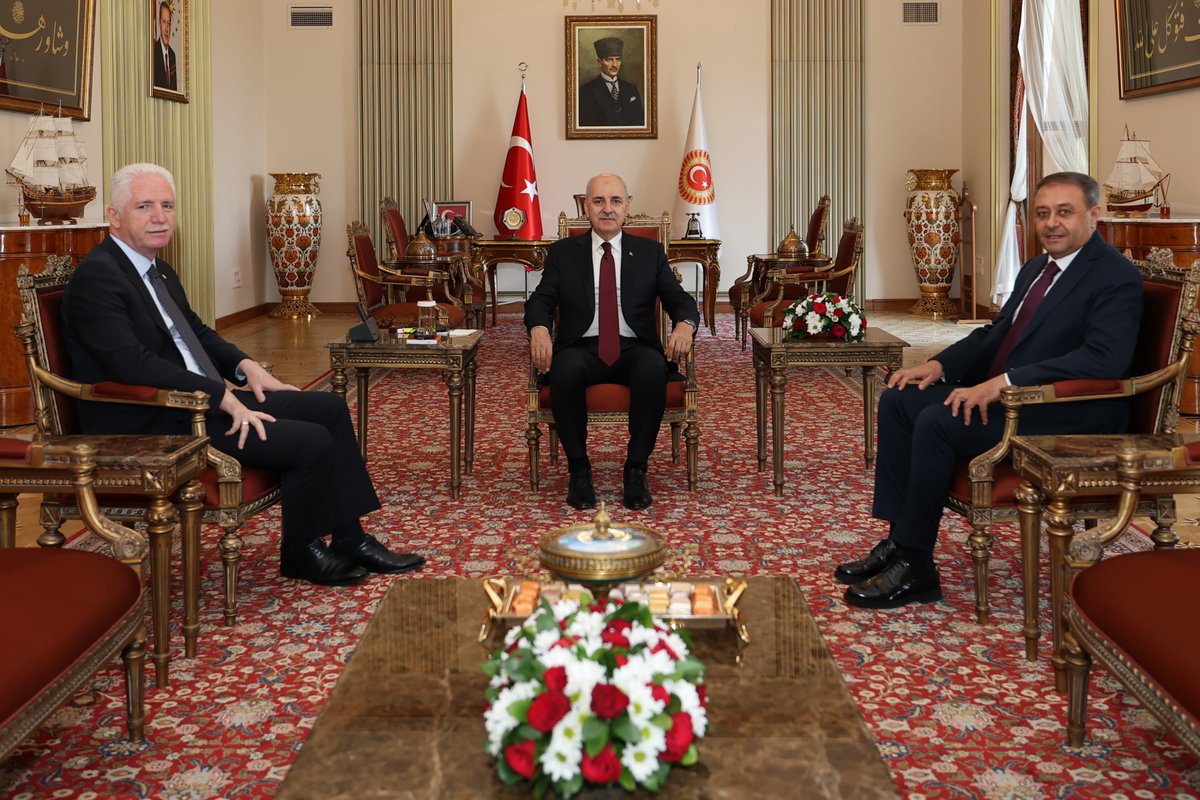 Hasan ŞILDAK (@hasansildak) on Twitter photo Türkiye Büyük Millet Meclisi Başkanımız
Sayın <a href="/NumanKurtulmus/">Numan Kurtulmuş</a>’u makamında
ziyaret ettik.
Sayın Başkanımıza nazik ev sahiplikleri için şükranlarımı sunuyorum. Türkiye Büyük Millet Meclisi Başkanımız
Sayın <a href="/NumanKurtulmus/">Numan Kurtulmuş</a>’u makamında
ziyaret ettik.
Sayın Başkanımıza nazik ev sahiplikleri için şükranlarımı sunuyorum.