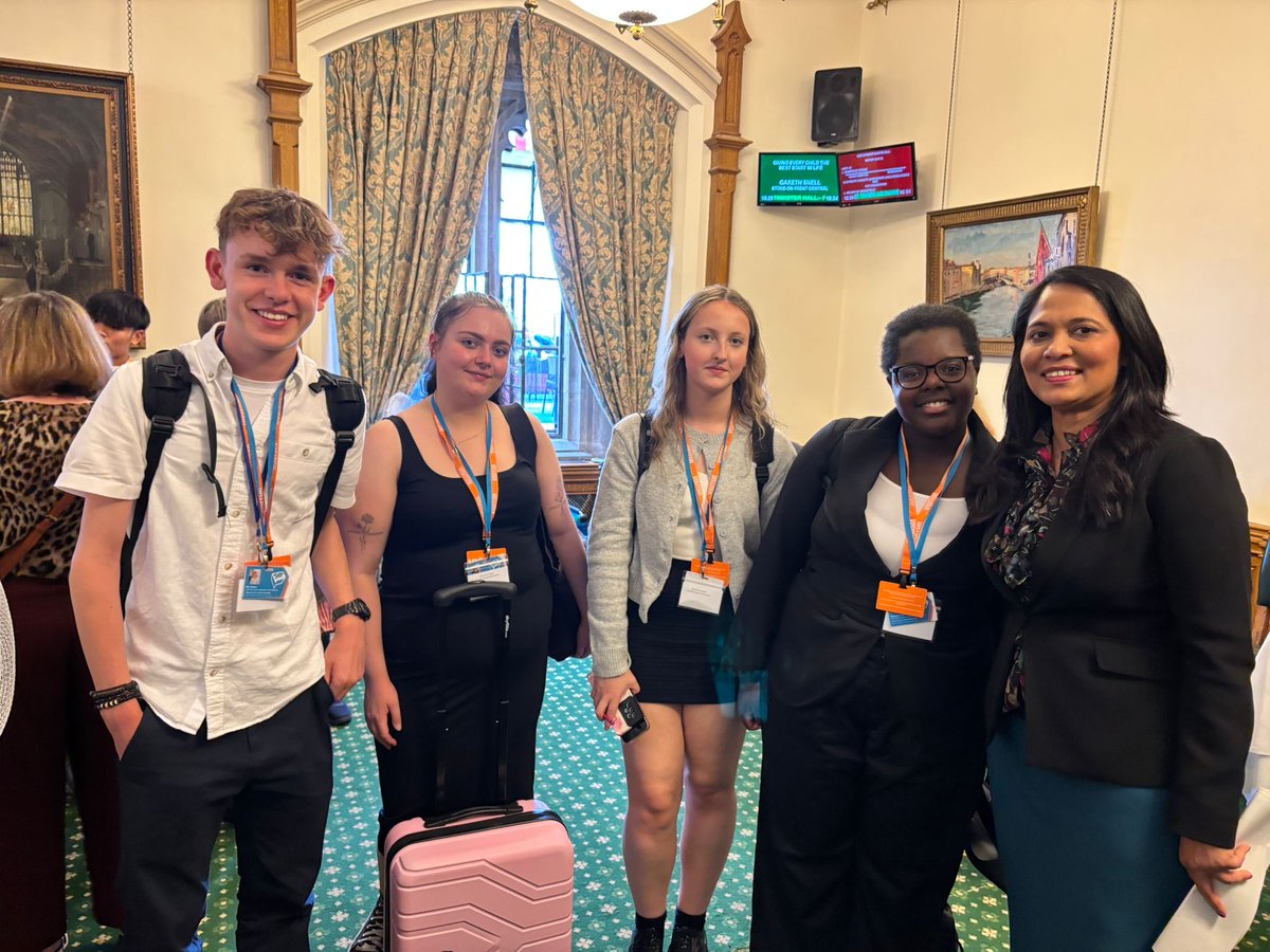 rushanaraali's tweet image. We're modernising our democracy for the 21st century by extending the vote to 16 and 17 year olds. We’re committed to restoring public trust in our democracy.
#VotesAt16