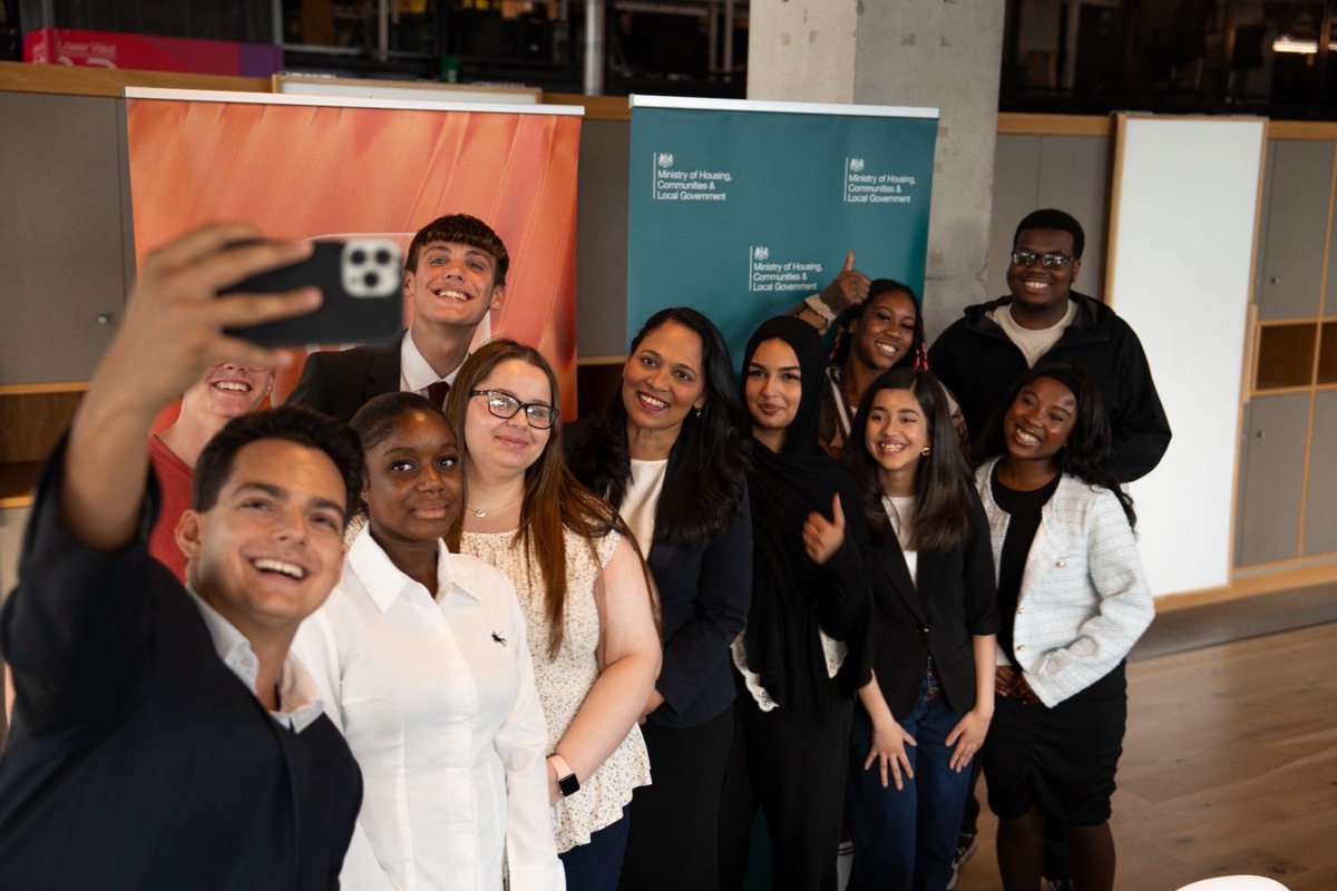 rushanaraali's tweet image. We're modernising our democracy for the 21st century by extending the vote to 16 and 17 year olds. We’re committed to restoring public trust in our democracy.
#VotesAt16